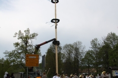 2011_a_Maibaumaufstellen